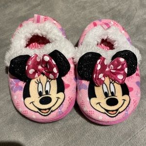 Disney Minnie Mouse house slippers size 4-5
